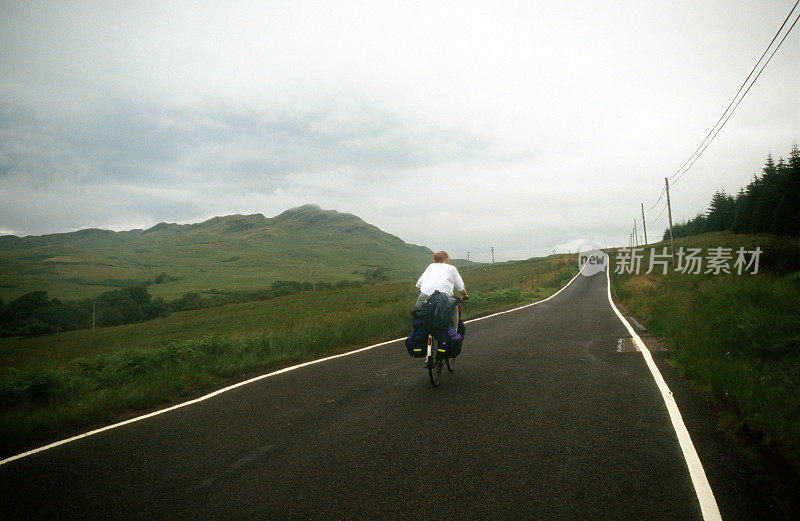 骑自行车在苏格兰