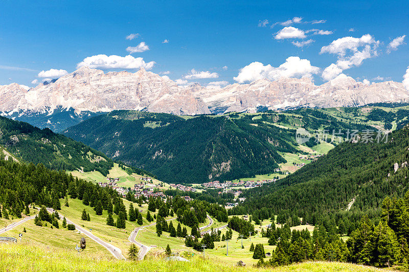 Colfosco村，意大利，Dolomites，欧洲