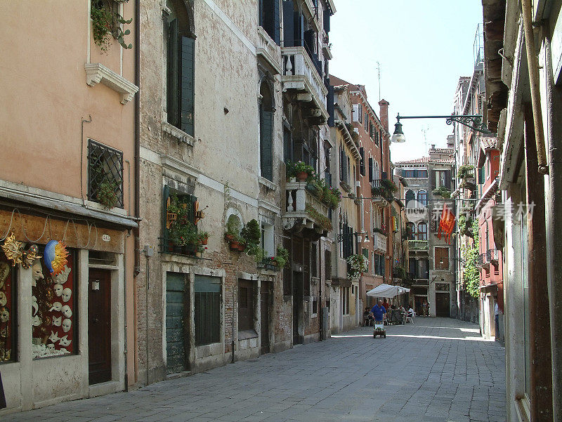 地点:意大利，威尼斯，安静的街道