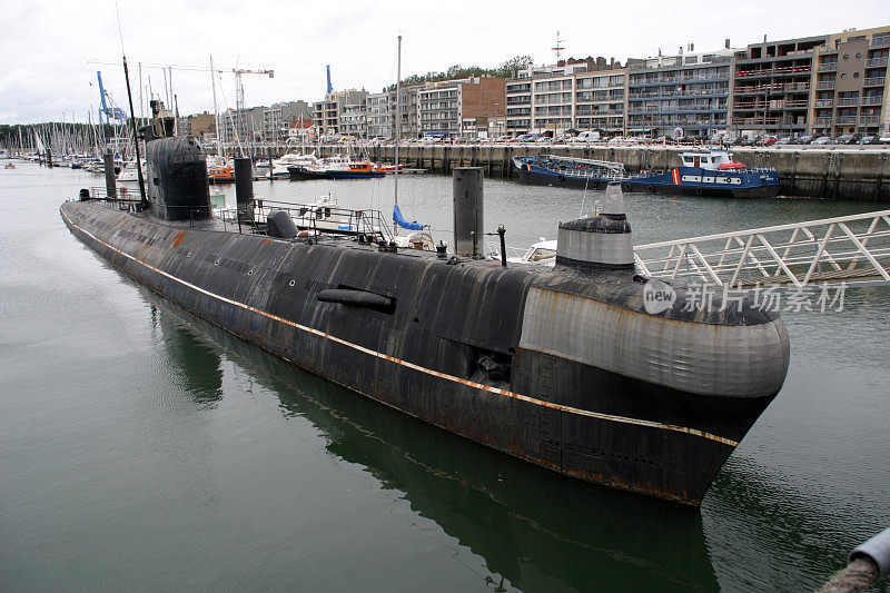 潜艇停靠在比利时