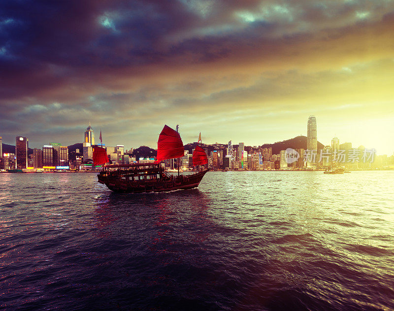 日落时分的香港海港