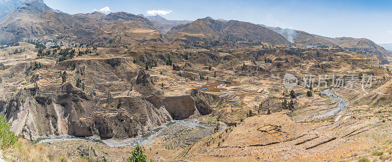 科尔卡峡谷的全景，秘鲁，南美与农业梯田