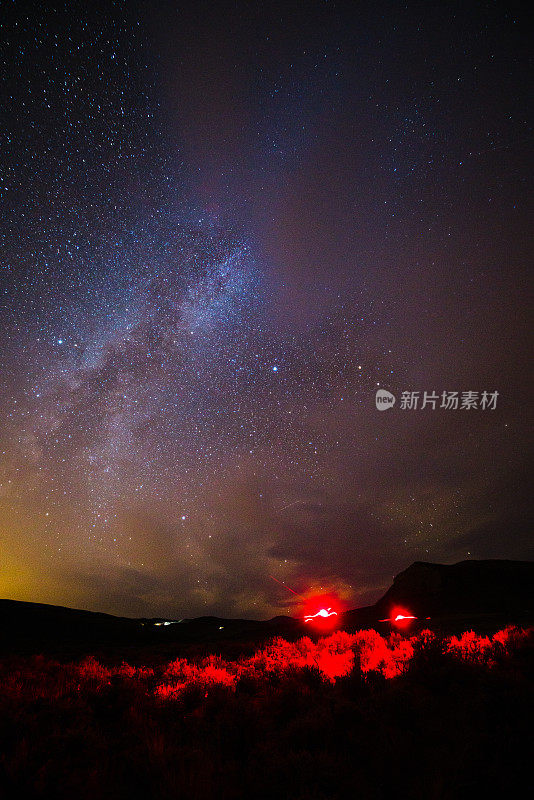 光线和银河系景观风景