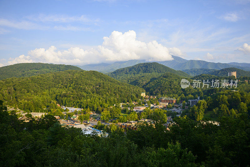 加特林堡，田纳西的天际线和斯莫基山