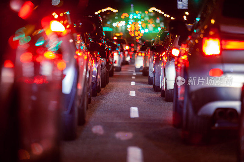 狮子门大桥夜间的交通状况