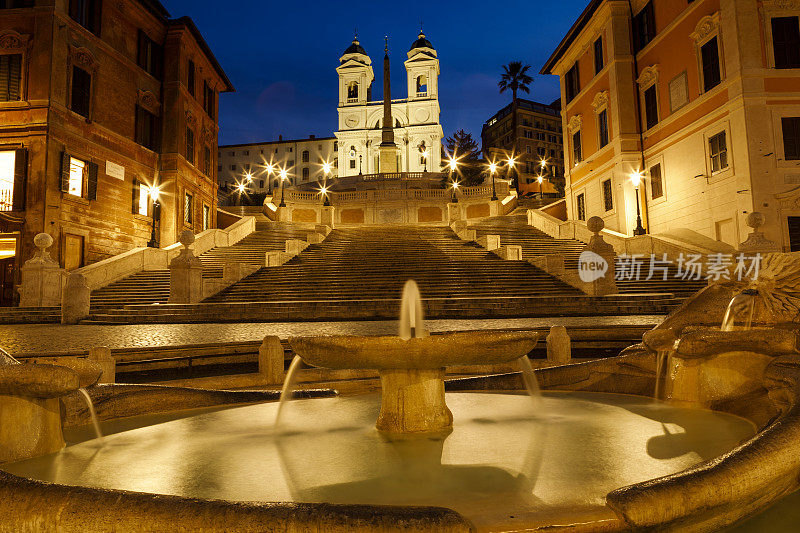 意大利罗马西班牙广场的Baraccia喷泉和西班牙台阶
