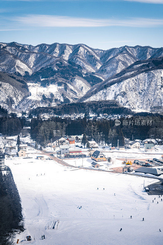 日本白波的高山滑雪场