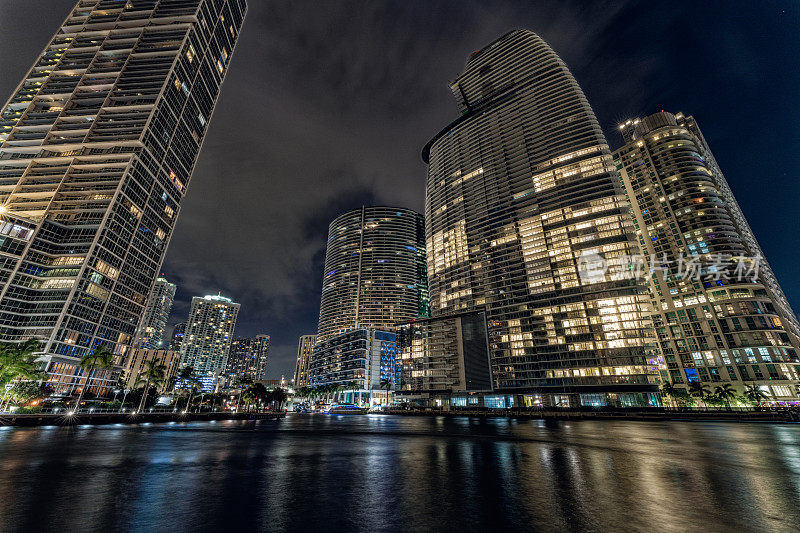 迈阿密市中心和Brickell_Miami的夜景