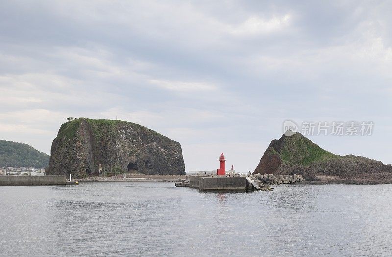 日本北海道宇都罗港的龙子岩