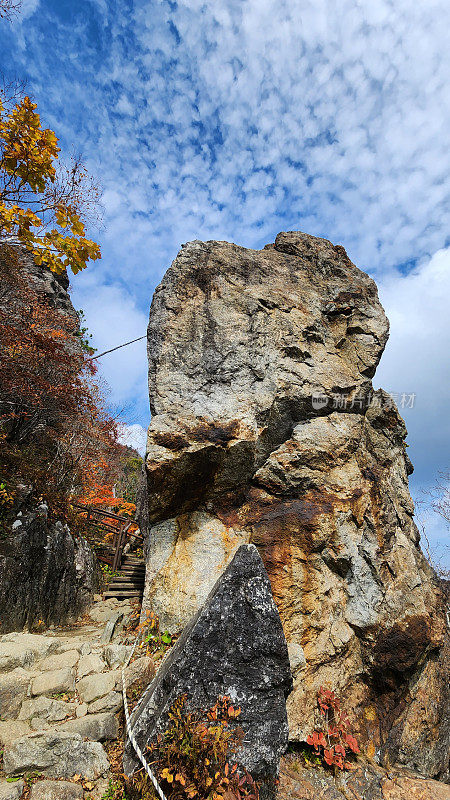 岩石山