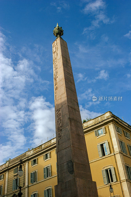 意大利罗马——意大利众议院前的蒙特西托里奥方尖碑