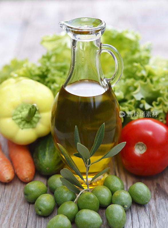 橄榄油配蔬菜