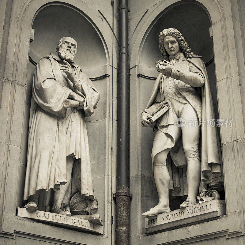 意大利佛罗伦萨的伽利略和安东尼奥·米歇利雕像。