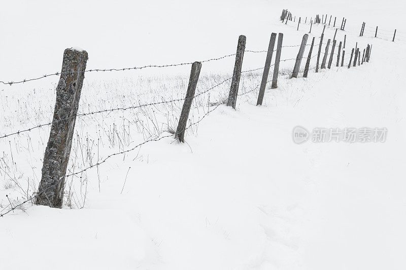 木铁丝网挡雪