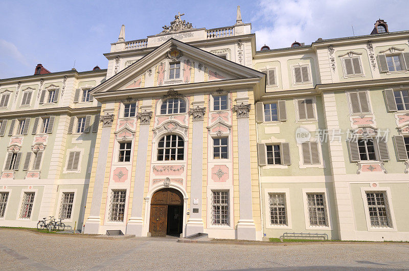 布雷萨诺少校神学院