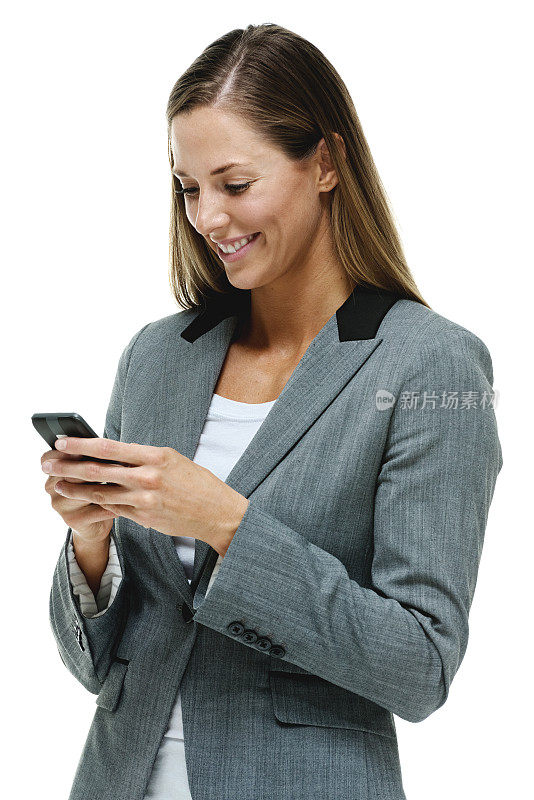 微笑着使用手机的女商人