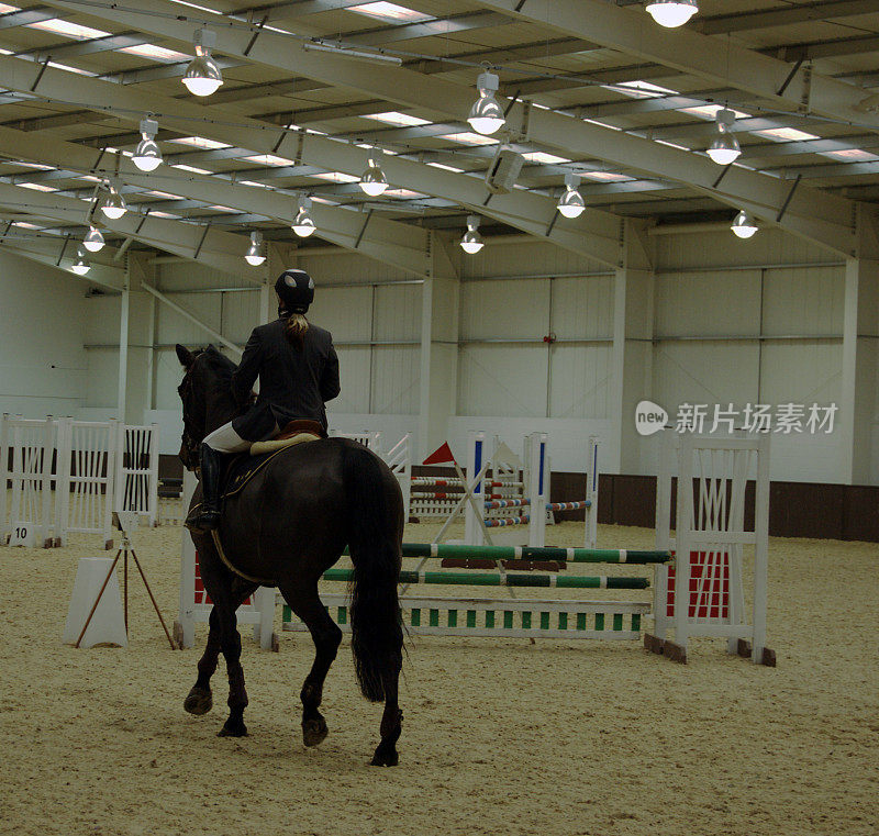 室内showjumping竞技场