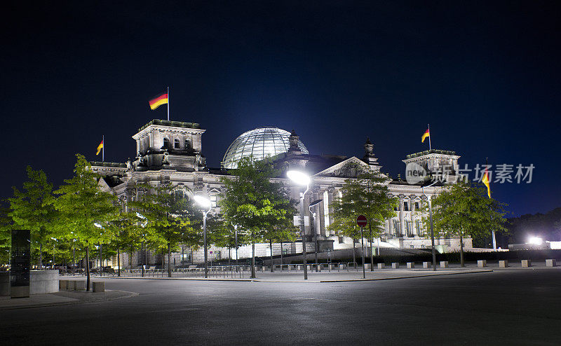 德国柏林，国会大厦之夜