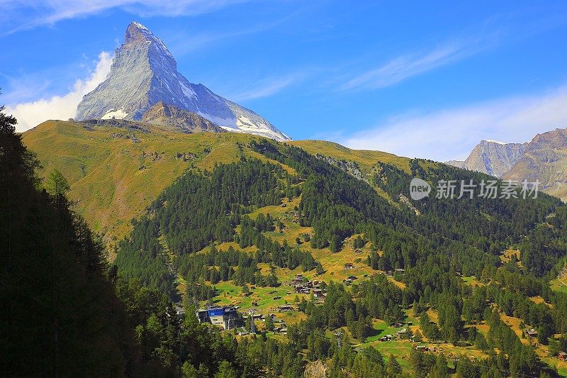 马特洪峰上泽马特阿尔卑斯村瑞士小木屋全景，瑞士阿尔卑斯山