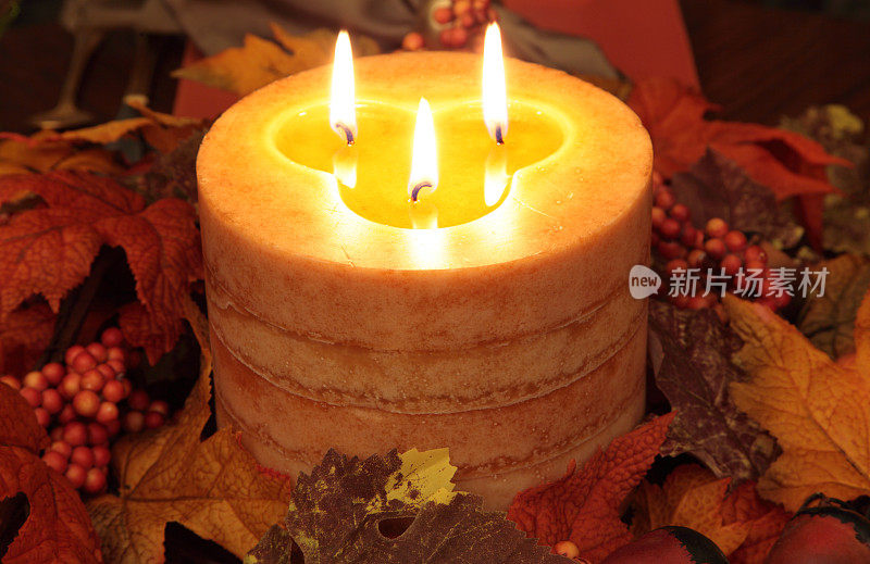 秋季烛光餐桌装饰