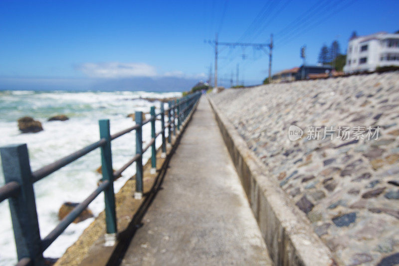 开普敦，Muizenberg海岸线步道的散焦背景