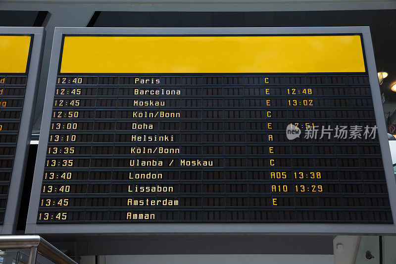机场的航班信息板