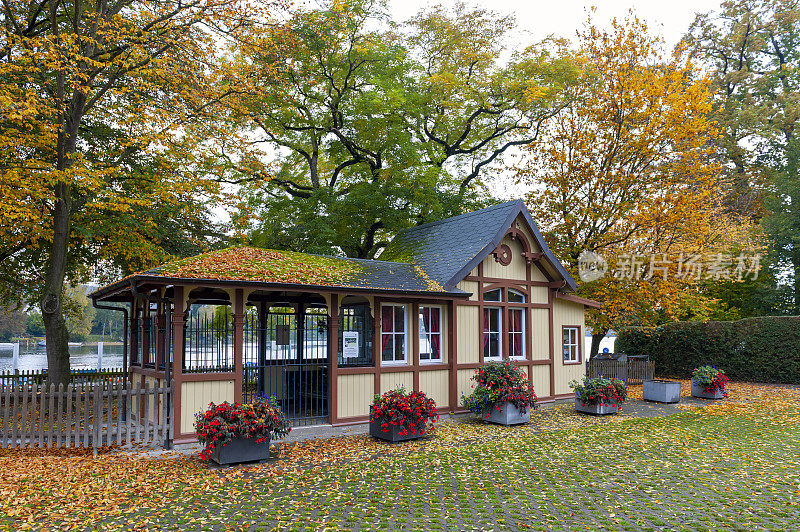 位于瑞士沙夫豪森的莱茵河畔斯坦因河畔的小火车终点站