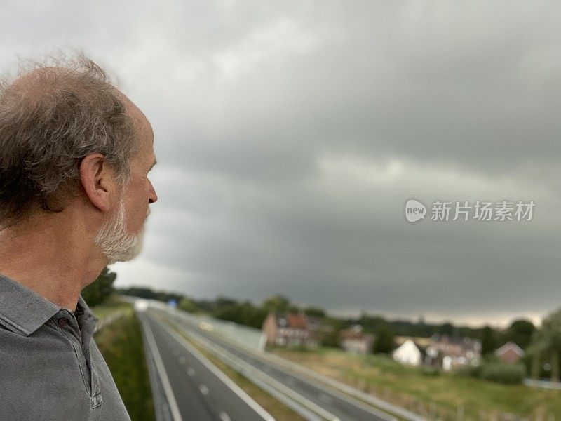 天边有雷雨