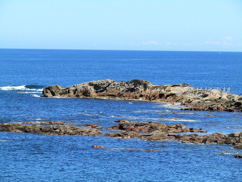 日本。8月。福井县海边地质公园的美丽海景。