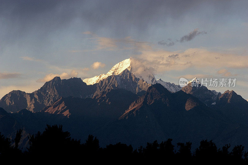 世界上最高的山脉在巴基斯坦
