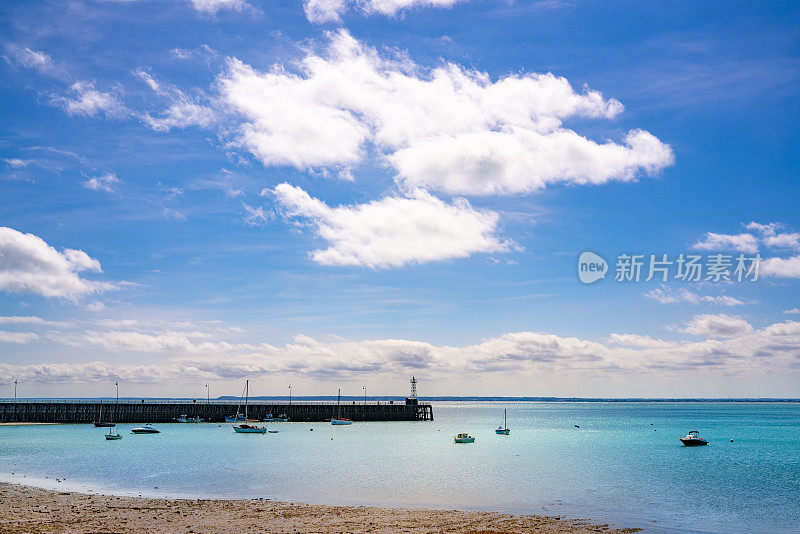 法国布列塔尼风景如画的布列塔尼村