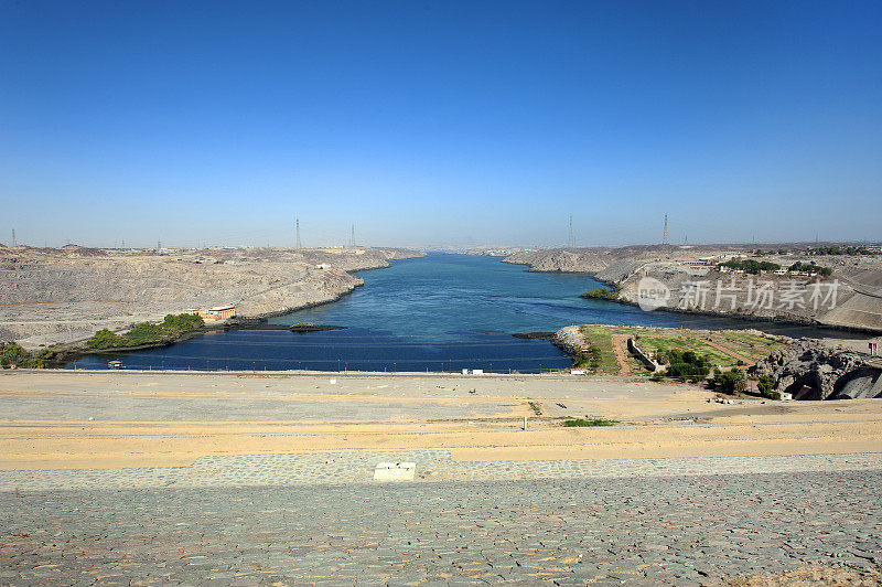 阿斯旺高坝朝北，阿斯旺，尼罗河，埃及。
