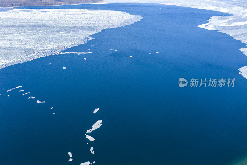 克里斯蒂安岛渡轮(雪松角码头)在拉方丹，小，加拿大，安大略省。