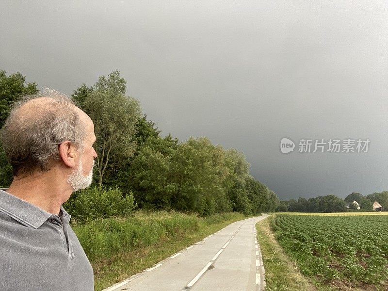 天边有雷雨