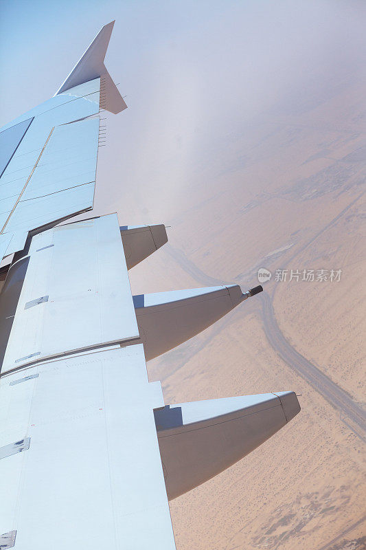 飞往迪拜的迫降航班受阻，A380机翼出现蒸汽痕迹