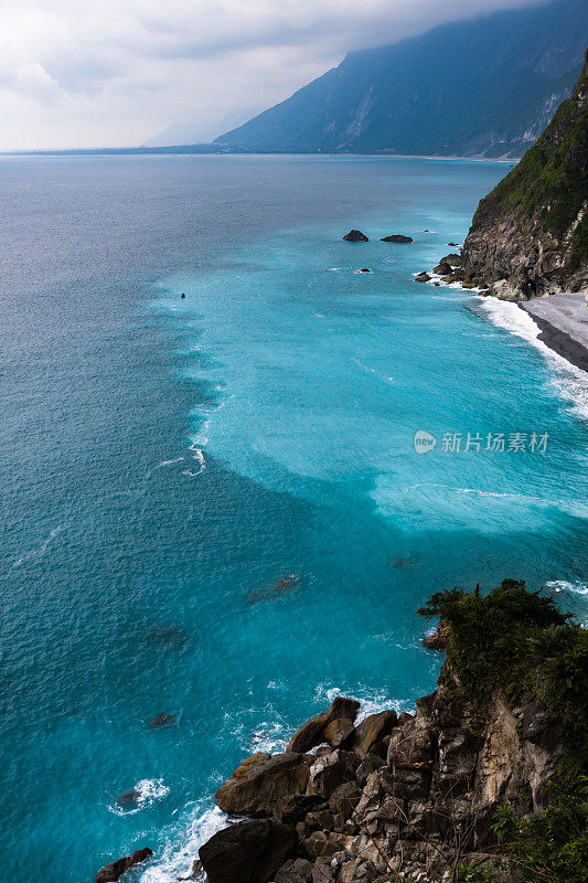 台湾花莲美丽的悬崖，海与山在哪里相遇