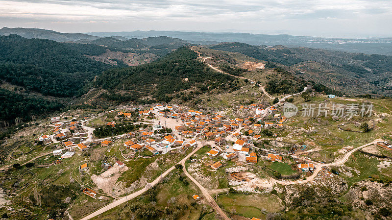 Kumgedik村无人机照片，贝加马-伊兹密尔，土耳其