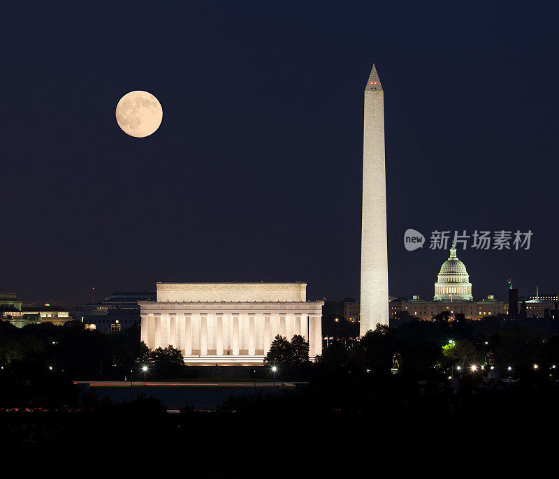 月亮在华盛顿升起
