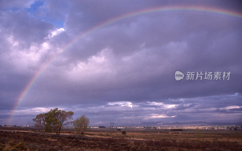 彩虹高沙漠大盆地景观以诺克雪松城犹他州