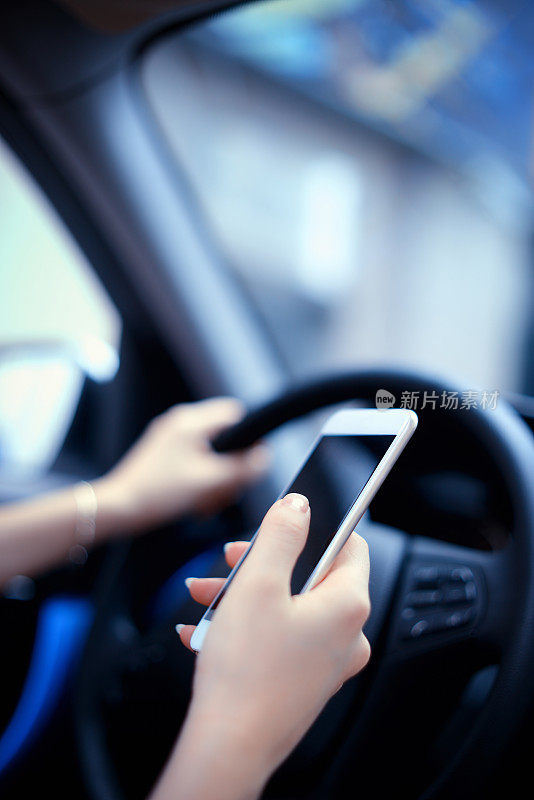 开车时用智能手机发短信
