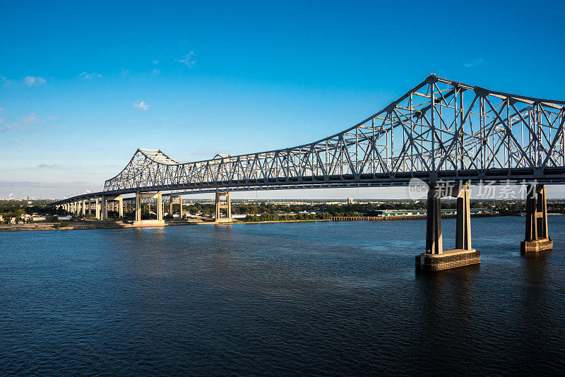 新奥尔良的新月城连接桥