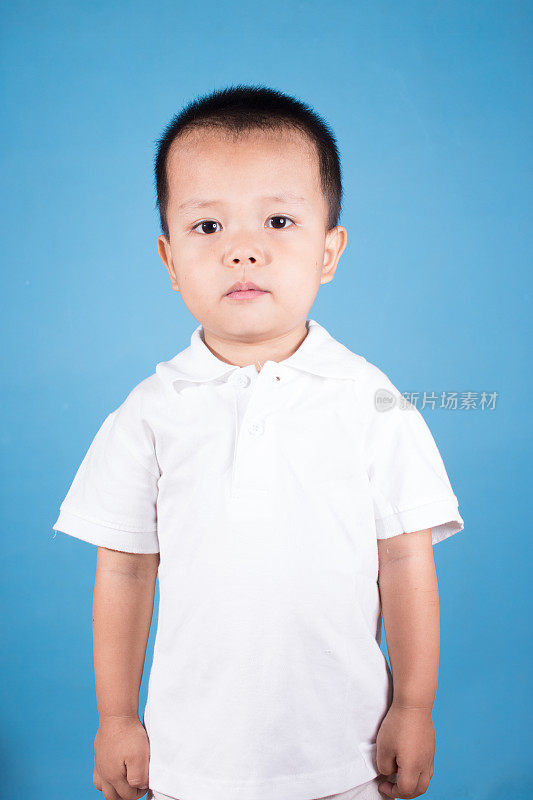 年轻的亚洲男孩的肖像