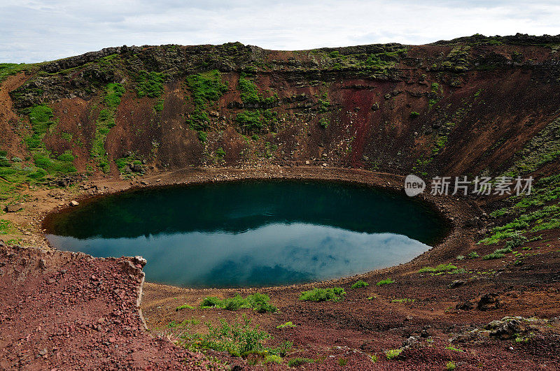 冰岛克里奥火山口湖