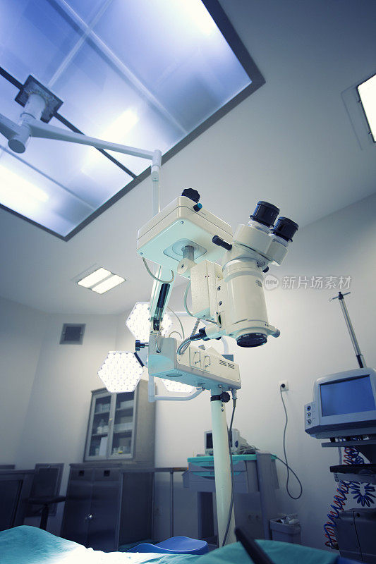 手术器械，医院显微镜。