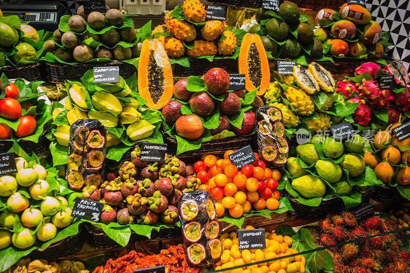 巴塞罗那市场的异国水果
