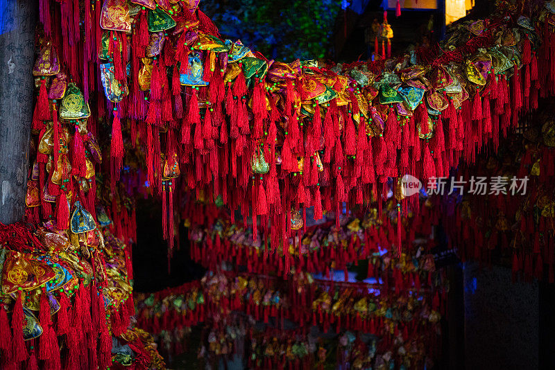 中国传统的农历新年装饰香囊