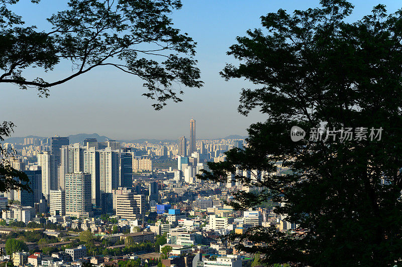 从南山看韩国首尔的城市景观