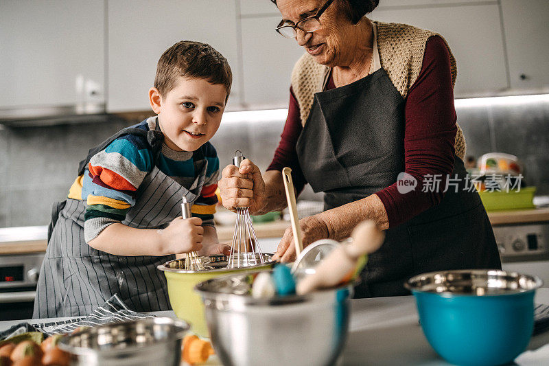 让你奶奶告诉你怎么做蛋糕