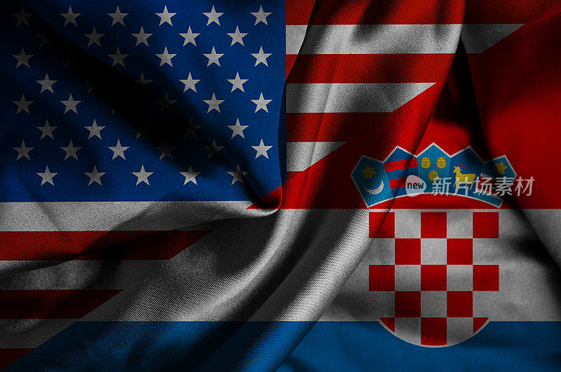 挥舞着克罗地亚和美国的旗帜