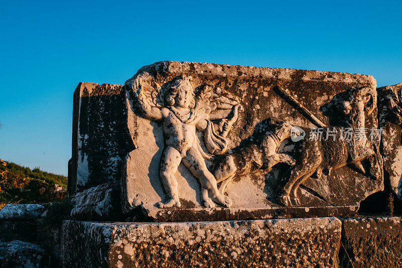 米利托斯古代圆形剧场的浮雕